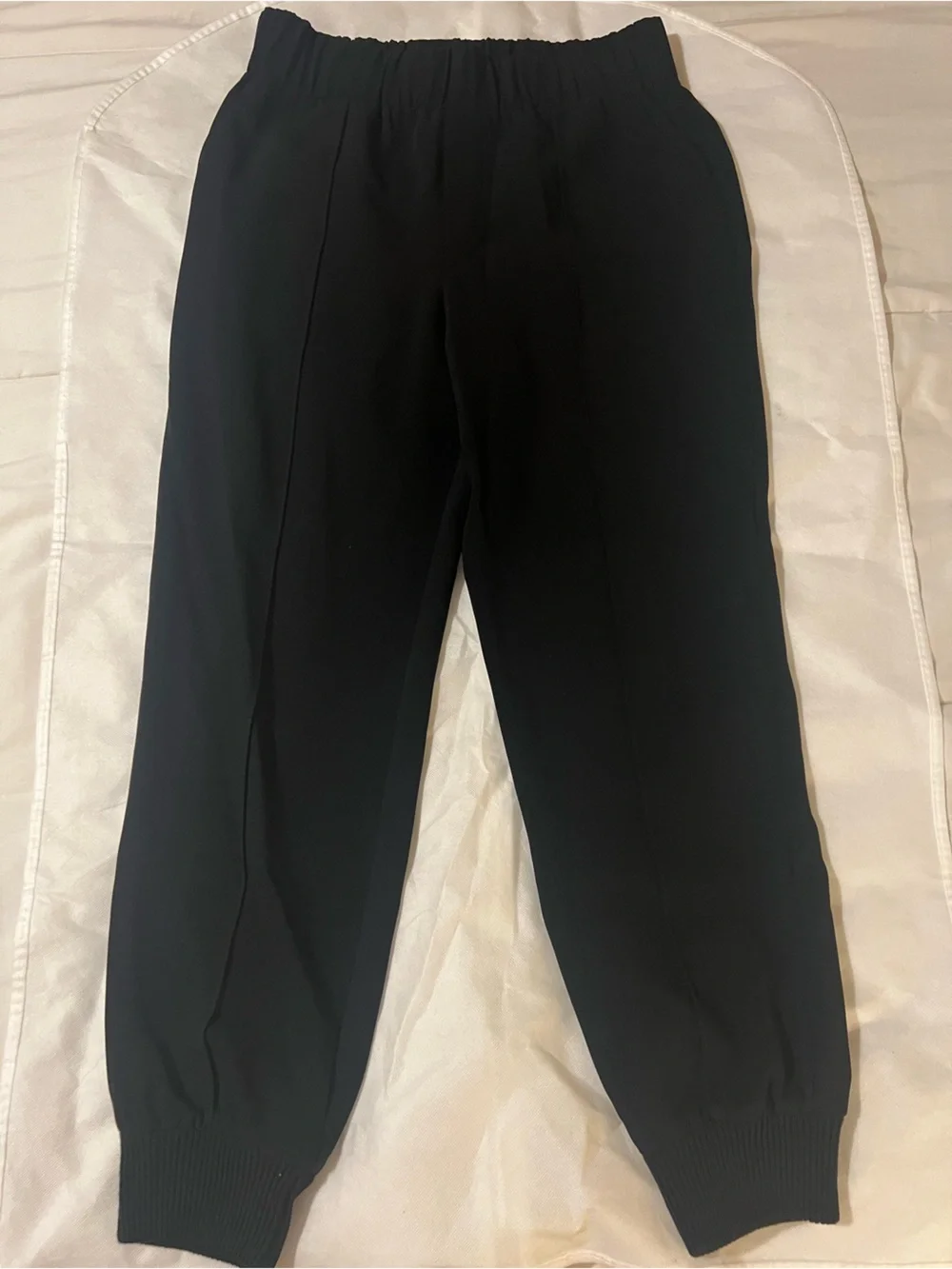 Cinq à Sept jogger Black Crepe Pants M High Rise ribbed Cuff Tapered pull on